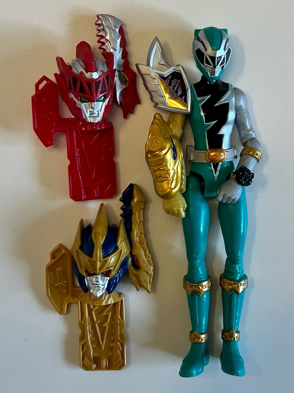 Power Rangers Dino Fury Green Ranger 6-inch + 2 Keys
